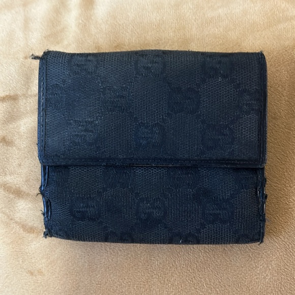 Gucci Black MONOGRAM Wallet Metal Clasp - Picture 2 of 11